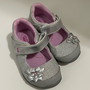 Stride Rite Suprize silver glitter toddler shoes size 4
